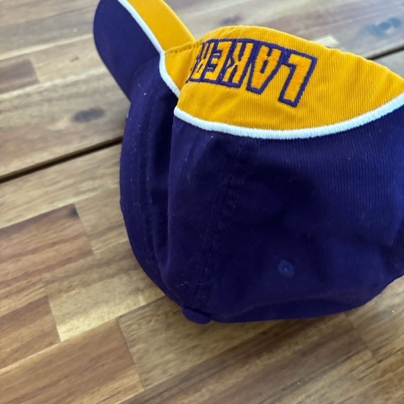 NBA Los Angeles Lakers hat. One size fits most - Picture 5 of 9